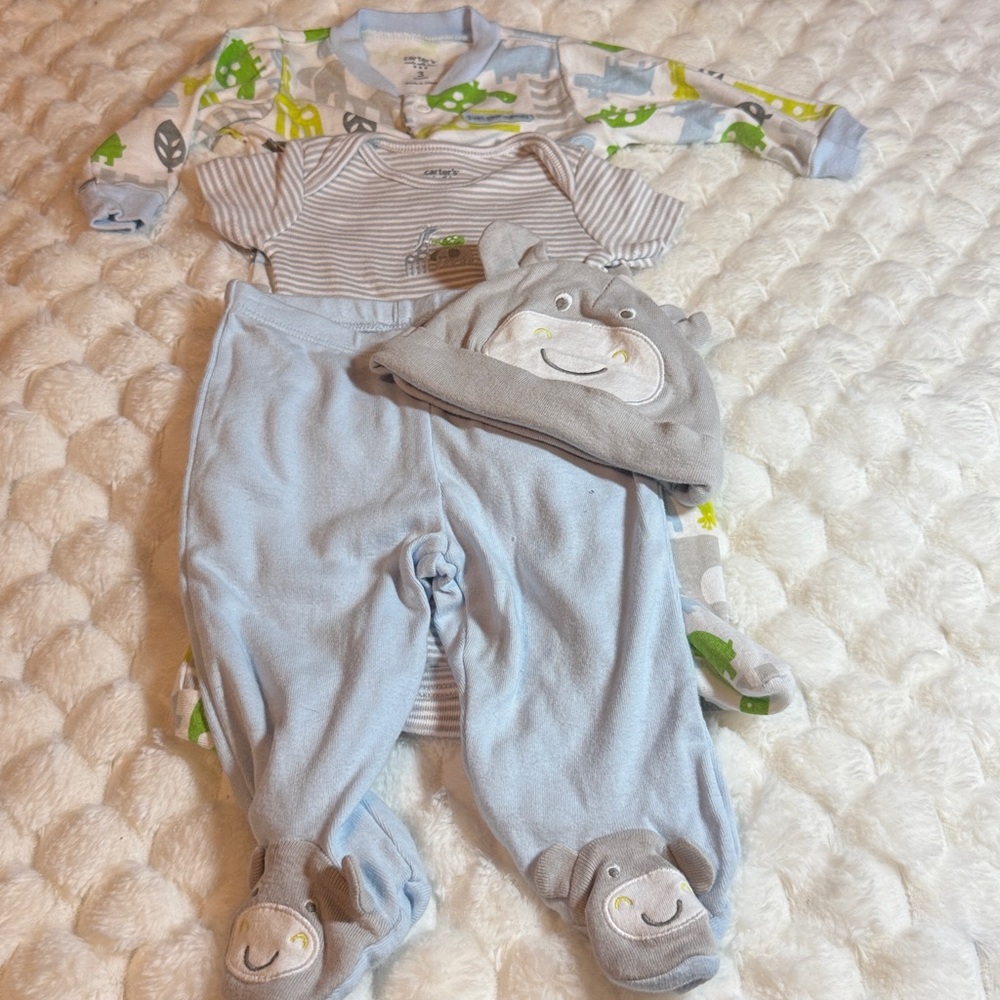 Adorable Baby Outfit Set with Animal Prints